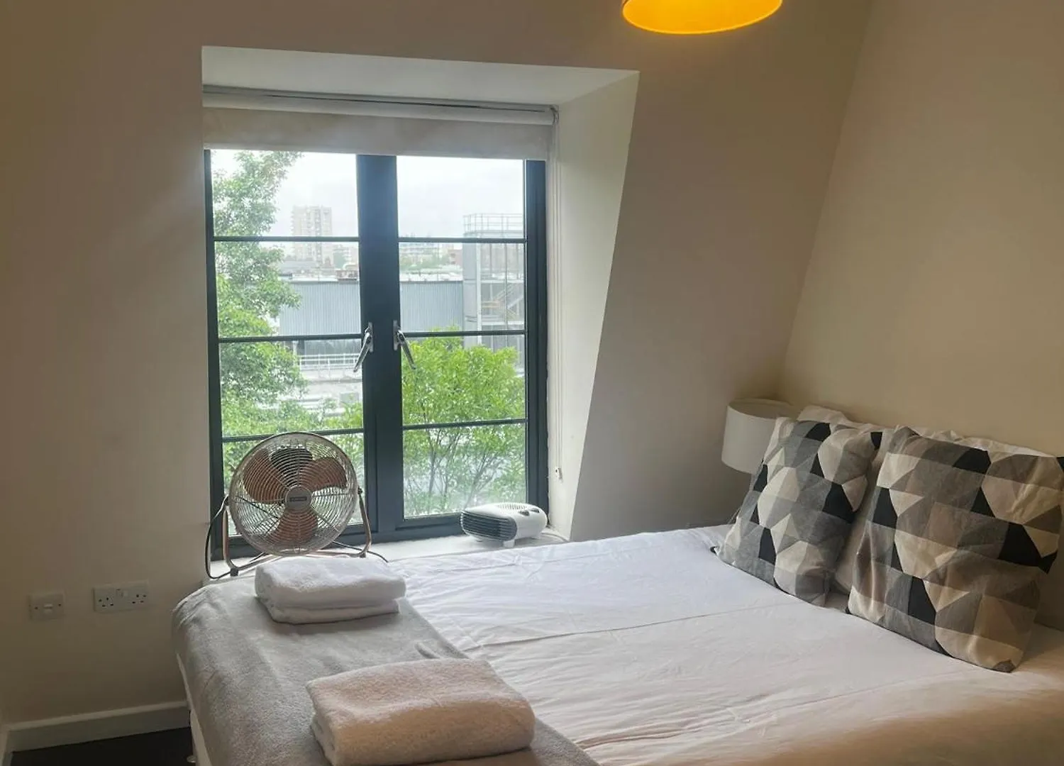 Flat 5 Sia Apartment London